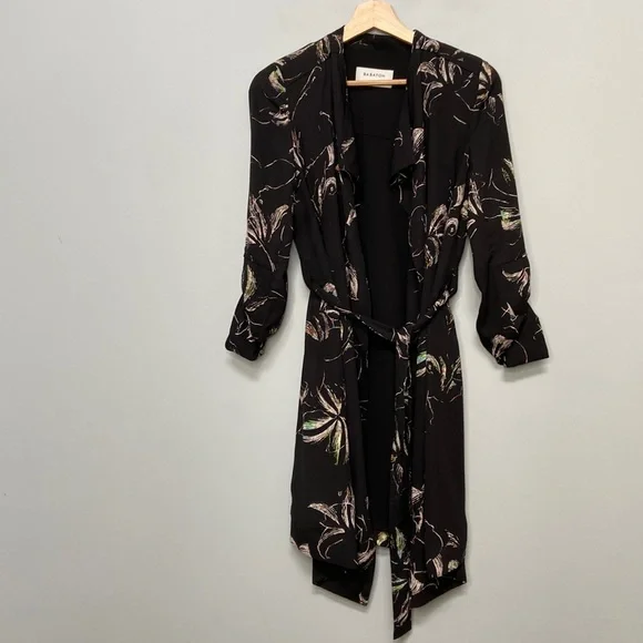 Aritzia Babaton Black Floral Quincey Jacket Size XXS - Picture 3 of 10